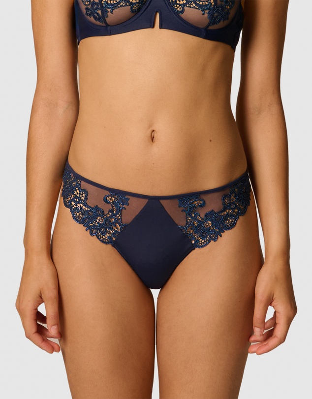 Simone Perele - Saga Thong