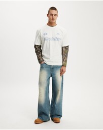 Cotton On - Box Fit Graphic T-Shirt