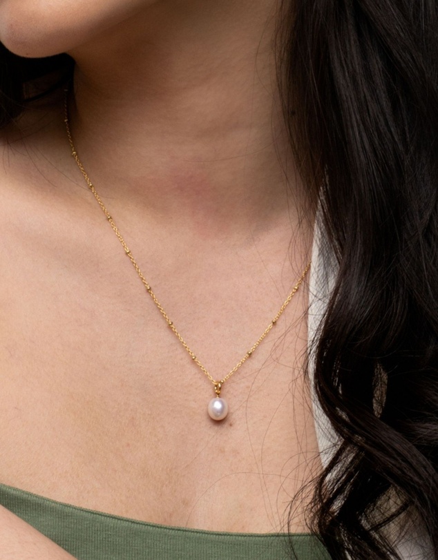 Dower & Hall - Women's Timeless Adjustable 10mm Oval White Freshwater Pearl Pendant In Gold Vermeil