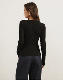 Atmos&Here - Long Sleeve V-Neck Tee
