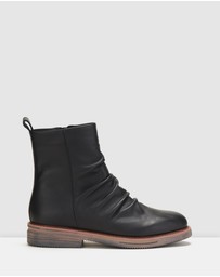 Rollie - Sidezip Rise Boot
