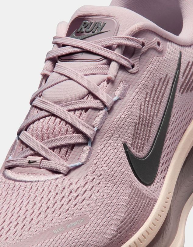 Nike - Vomero 18 - Women's