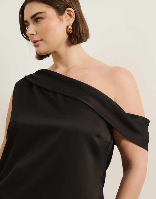 Atmos&Here Curvy - Eriselle Off Shoulder Satin Top