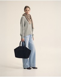 Oxford - Evie Cable Knit Crew Neck
