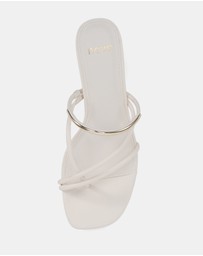 Novo - Fuming Heels
