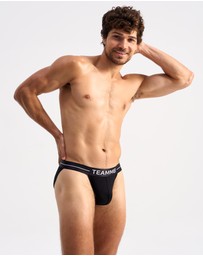 TEAMM8 - Icon Sport Brief