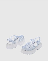 Melissa - Melissa Possession Platform + Susan Fang