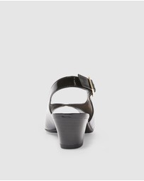 Wide Steps - Hilda