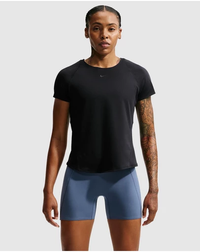 Nike - Nike Universa Dri-FIT Short-Sleeve Top