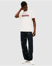 Tommy Jeans - Regular Appliq Graphic SS Tee
