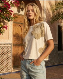 THE TALES - The Tales Crochet Flower Field Tee