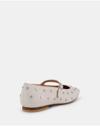 Miss Sofie - Tweak Flats
