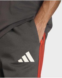 adidas Performance - AUDI REVOLUT F1 TEAM DNA SHORT Mens