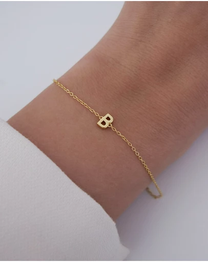 The Silver Collective - Petite A-Z Letter Bracelet Gold - B