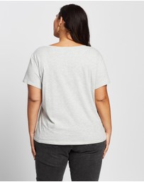 Atmos&Here Curvy - Organic Cotton V-Neck Tee