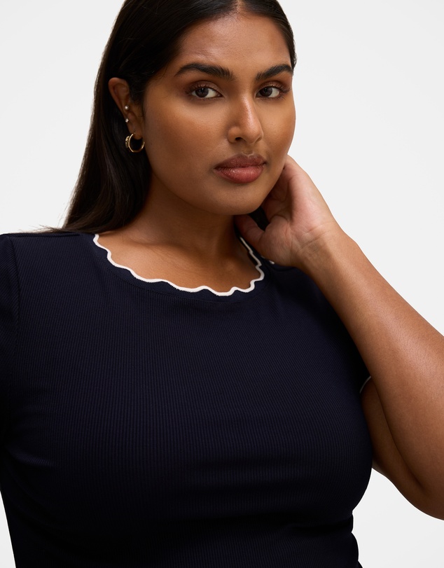 Forever New Curve - Rebecca Curve Scallop Trim T-shirt