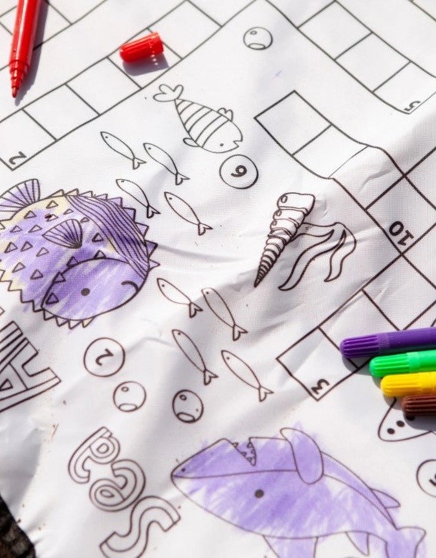 Icando - Picnic Blanket Colouring Fun
