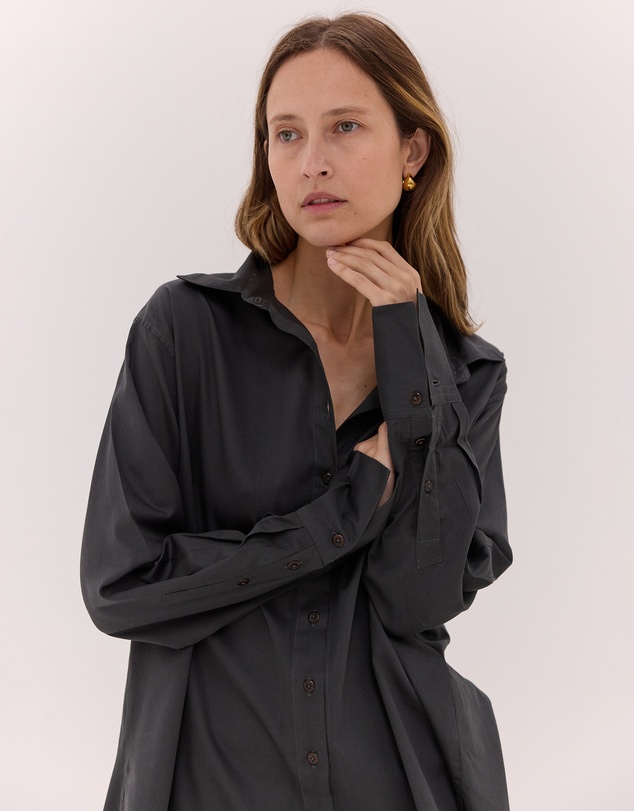 Cloth & Co. - The Split Back Shirt | Carbon