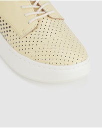 Rollie - Derby City Punch Shoe