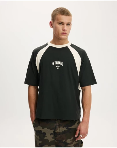 Cotton On - Cropped Fit Graphic T-Shirt