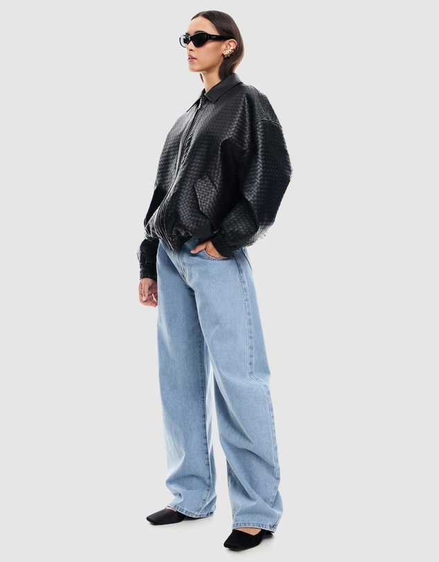 Lioness - Kenny Bomber
