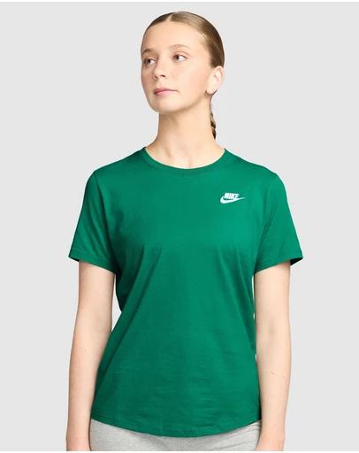 Nike - Sportswear Club Essentials T-Shirt