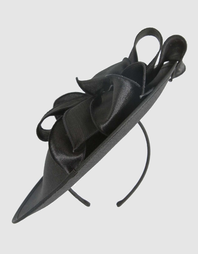 Max Alexander - Black Plate Racing Fascinator
