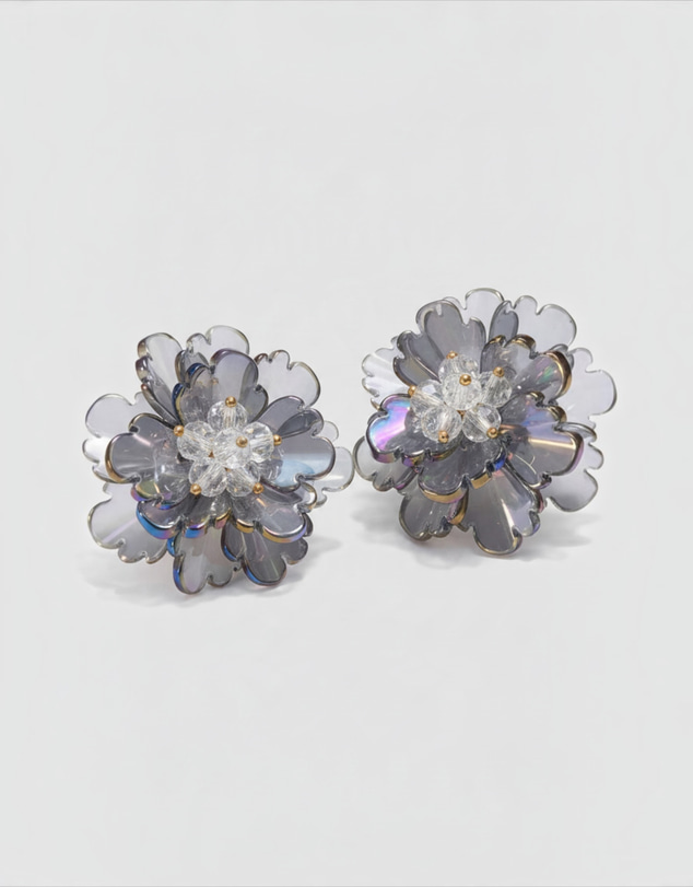 Mossée - Delphine Resin Flower Earrings