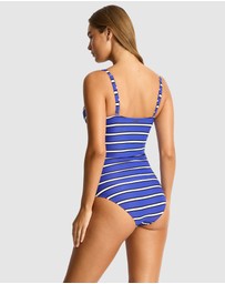 Sea Level Australia - Voyage Cross Front Multifit Singlet Top