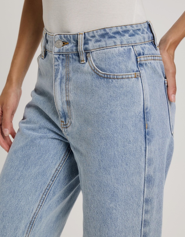 Atmos&Here - Myra Straight Leg Raw Hem Jeans