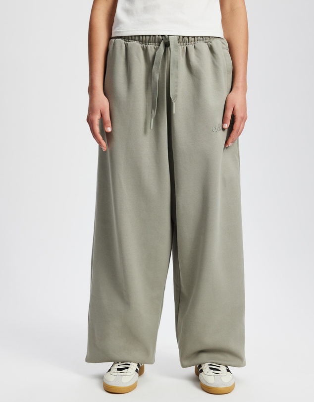 adidas Originals - Essentials Linear Oversized Jogger Pants