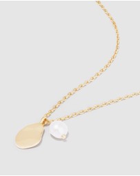 Wanderlust + Co - Pocketful Pearl Gold Necklace