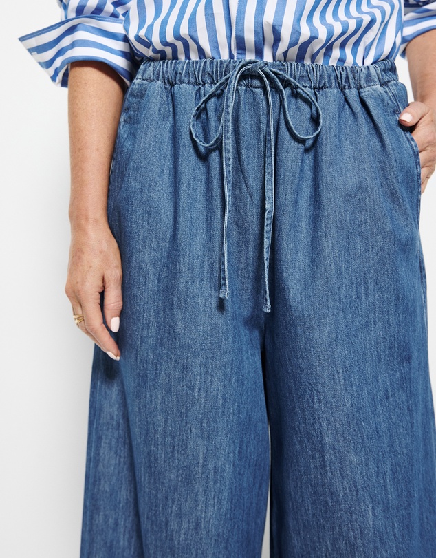 Commonry - Theresa Pant