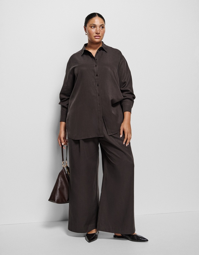 Commonry - Megan Pant
