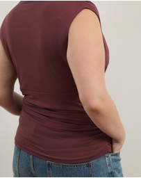 Atmos&Here Curvy - Savannah V Neck Ruched Top