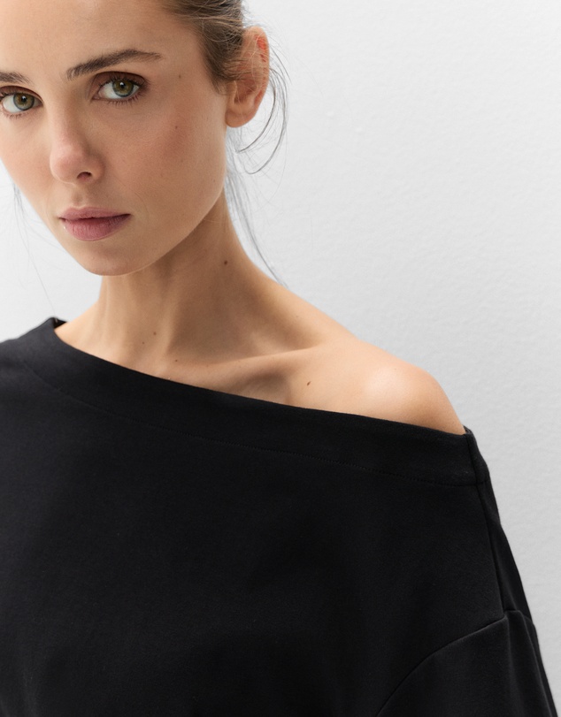 UNISON - Relaxed Off Shoulder Tee