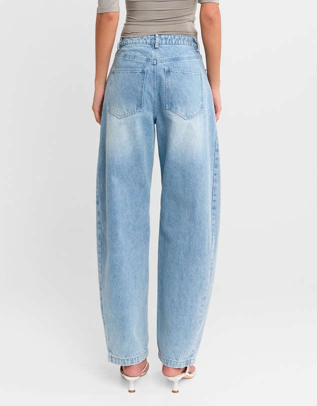 Madison The Label - Cora Barrel Jeans