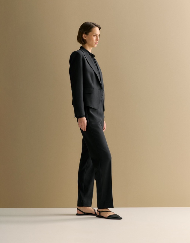 Trenery - Single Breasted Cropped Blazer in Black