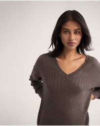 Oxford - Drew Cable V-Neck Knit