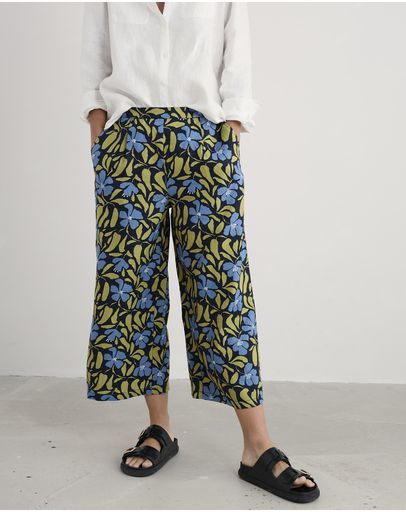 Leafy Floral Maritime