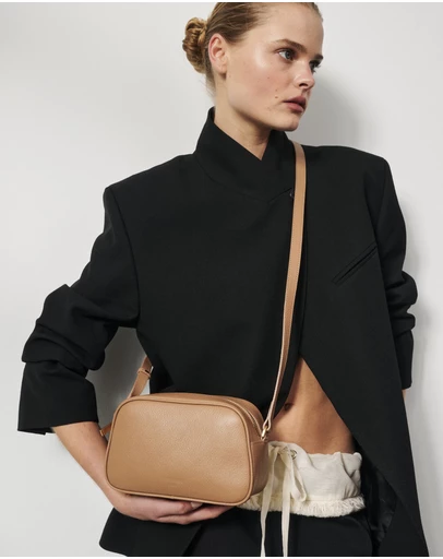 VESTIRSI - Vera Latte Camera Crossbody Bag