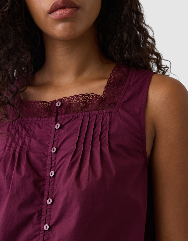 GAP - Sleeveless Lace Insert Shell Top