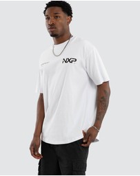 Nena & Pasadena - Heart Box Fit Scoop Tee