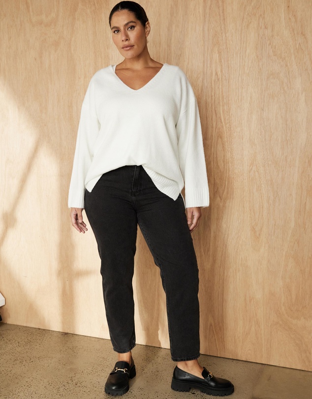 Atmos&Here Curvy - Teo V Neck Knit Jumper