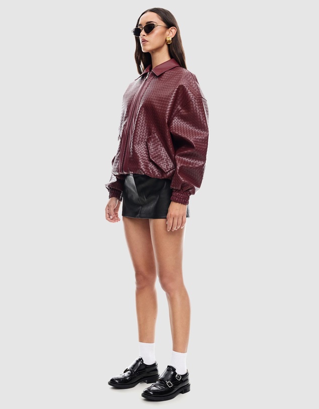 Lioness - Kenny Bomber