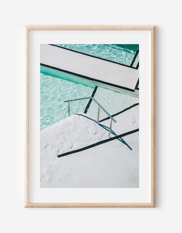 LEGGERA - Afternoon Dip at Icebergs Print