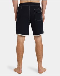 Quiksilver - Mens Original Scallop 18