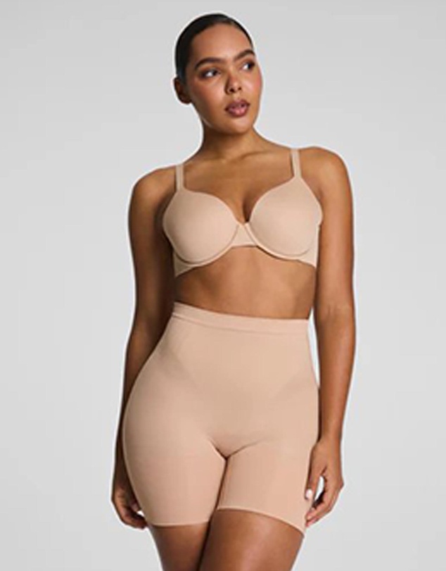 Spanx - Mid Thigh Shorts