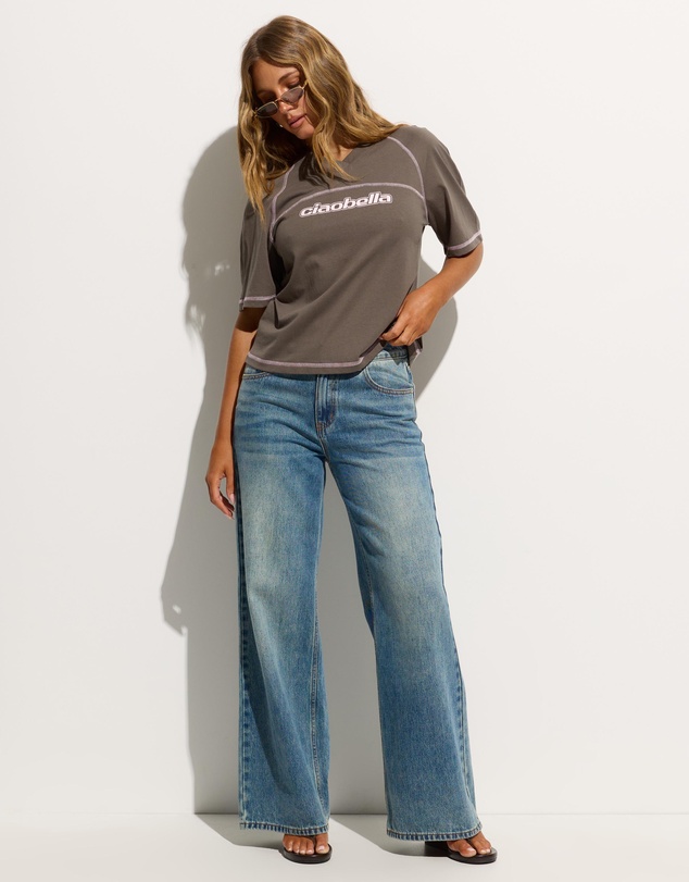 Dazie - Ciaobella Cropped Oversized V-Neck Graphic Tee
