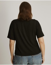 Atmos&Here Curvy - Chloe Asymmetric Button T-Shirt
